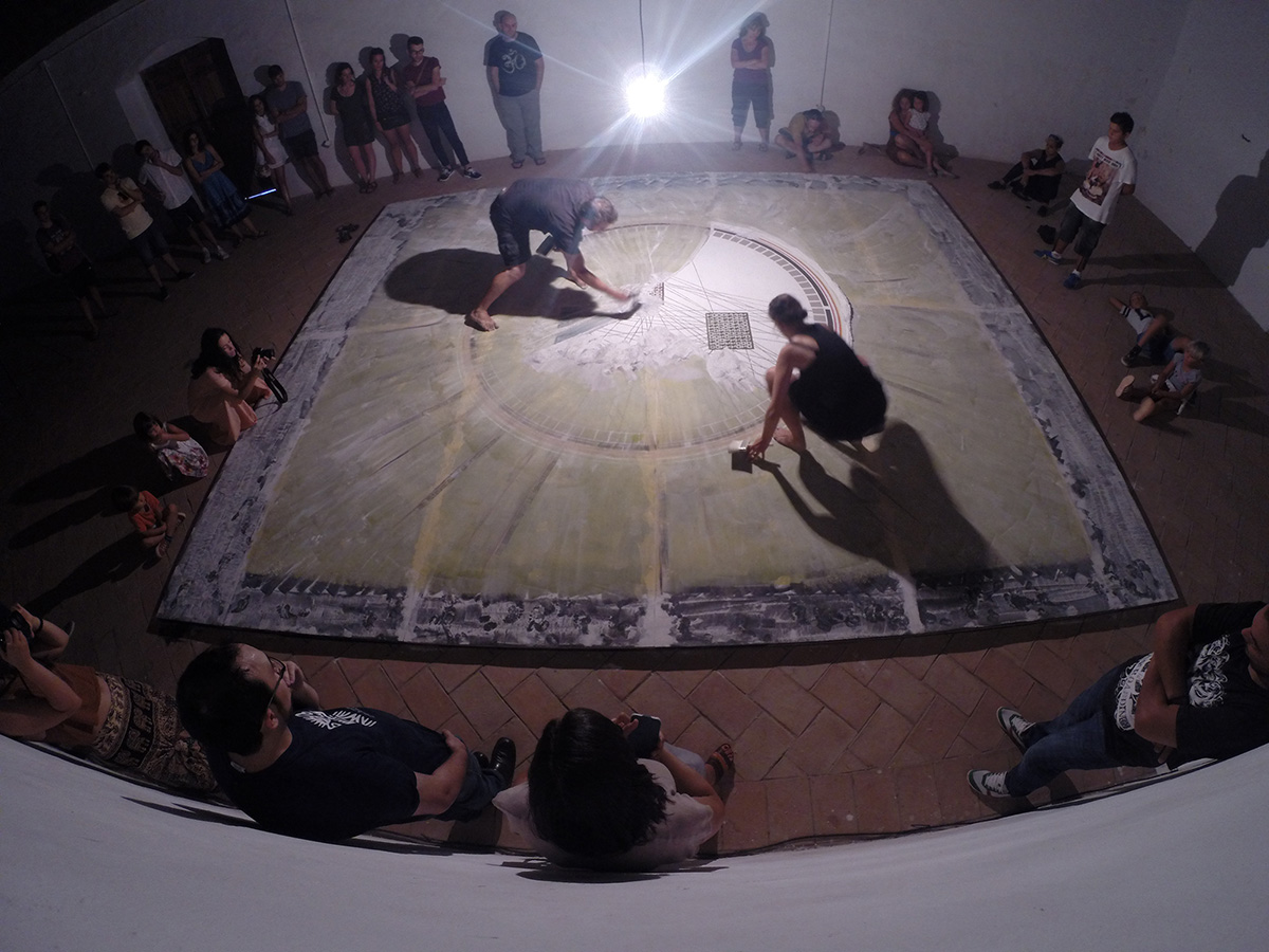 Dataatadata: 2751-Kilometers-2621-Grams — detail